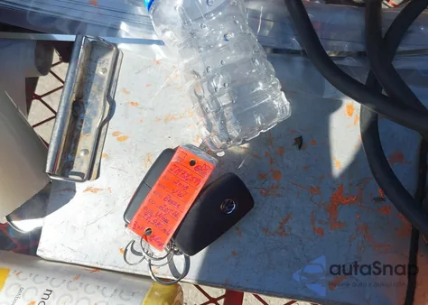 2018 Volkswagen Beetle 2.0T Se z USA, uszkodzony, nr VIN 3VWJD7AT3JM726599